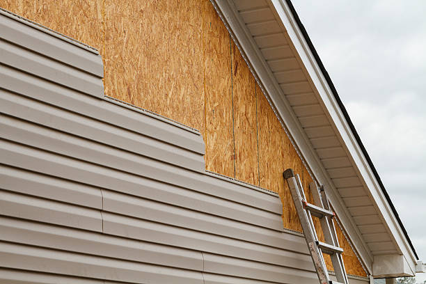 24/7 Emergency Siding Replacement experts in Louisville, IL